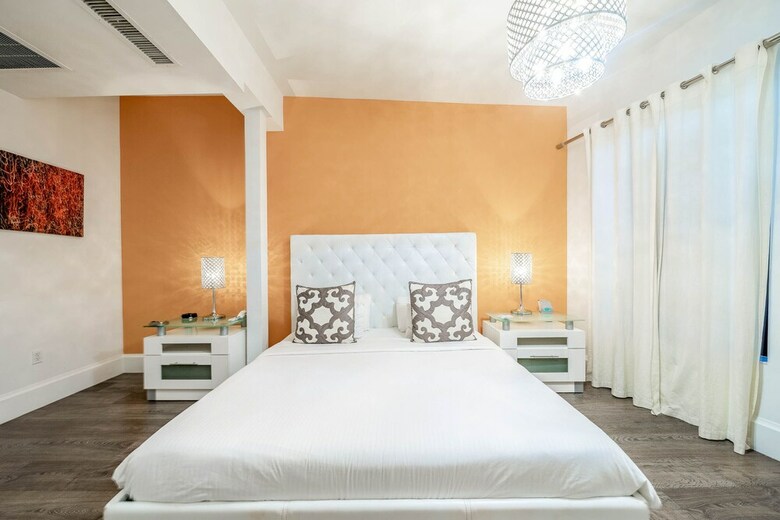 Ithaca Of South Beach Hotel