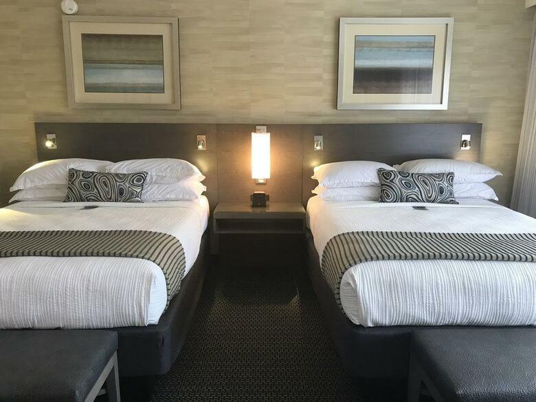 West Beach Inn, A Coast Hotel