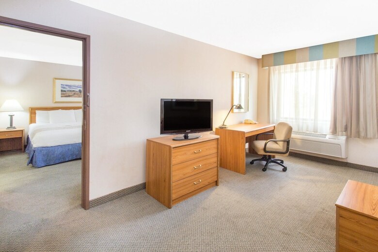 Hotel Baymont By Wyndham Davenport