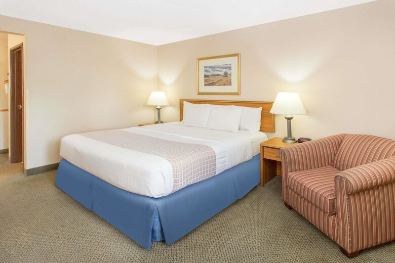 Hotel Baymont By Wyndham Davenport