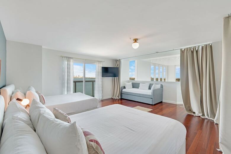 Waterfront Condos By Sextant