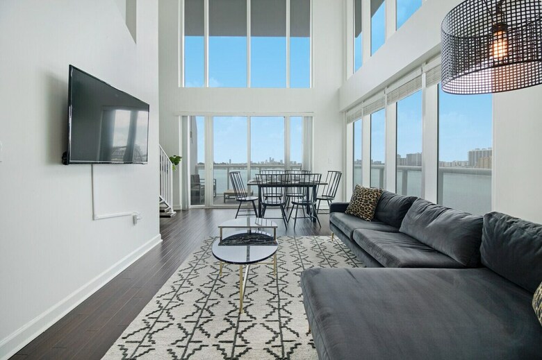 Waterfront Condos By Sextant
