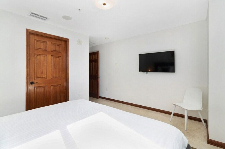 Waterfront Condos By Sextant