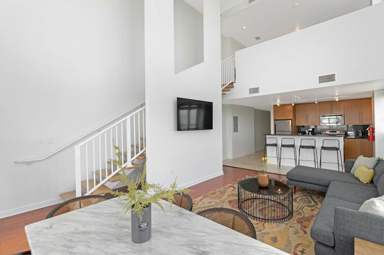 Waterfront Condos By Sextant