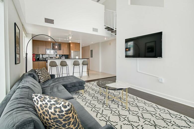 Waterfront Condos By Sextant