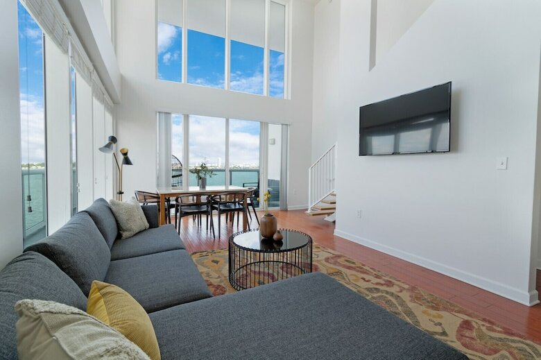 Waterfront Condos By Sextant