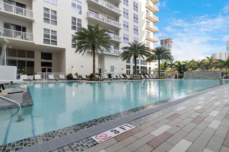 Biscayne Townhomes By Sextant