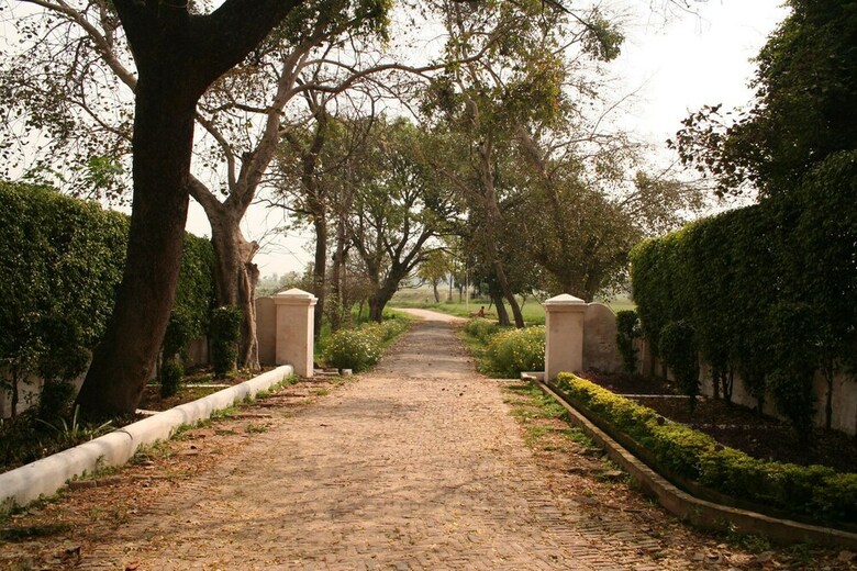 Hotel Aamod Mudfort Kuchesar