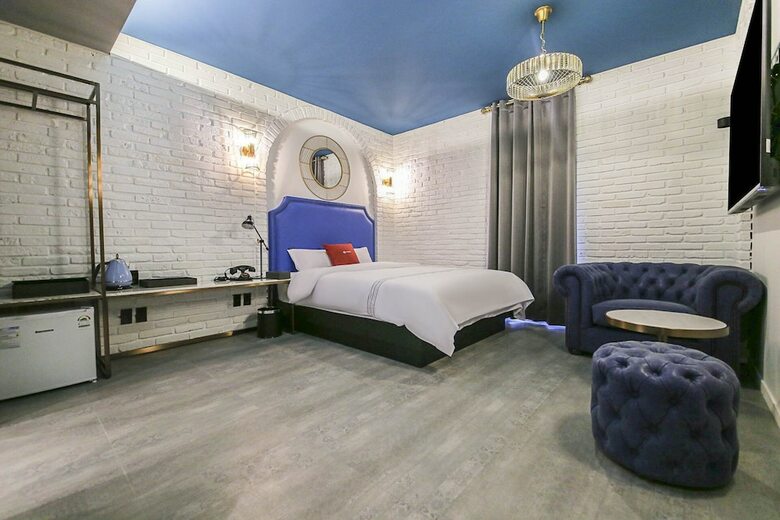 Chuncheon Lerocherrouge Hotel