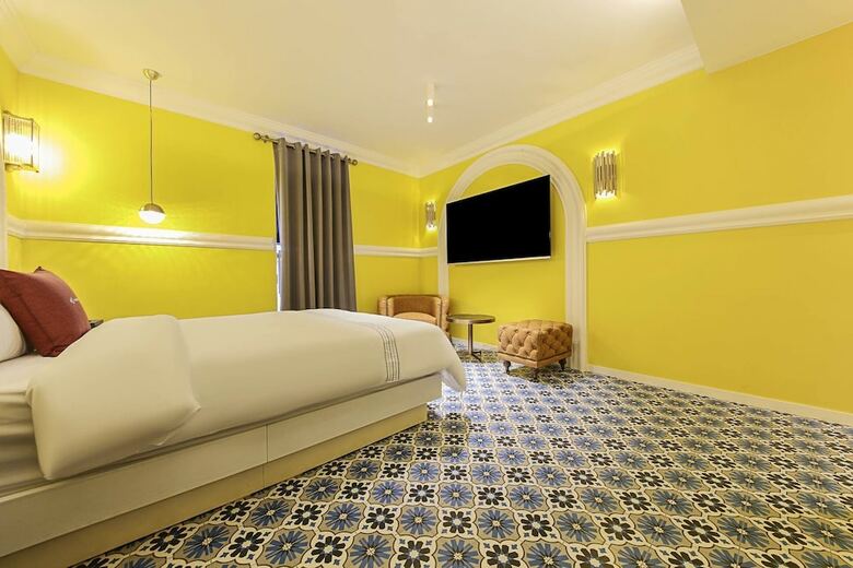 Chuncheon Lerocherrouge Hotel