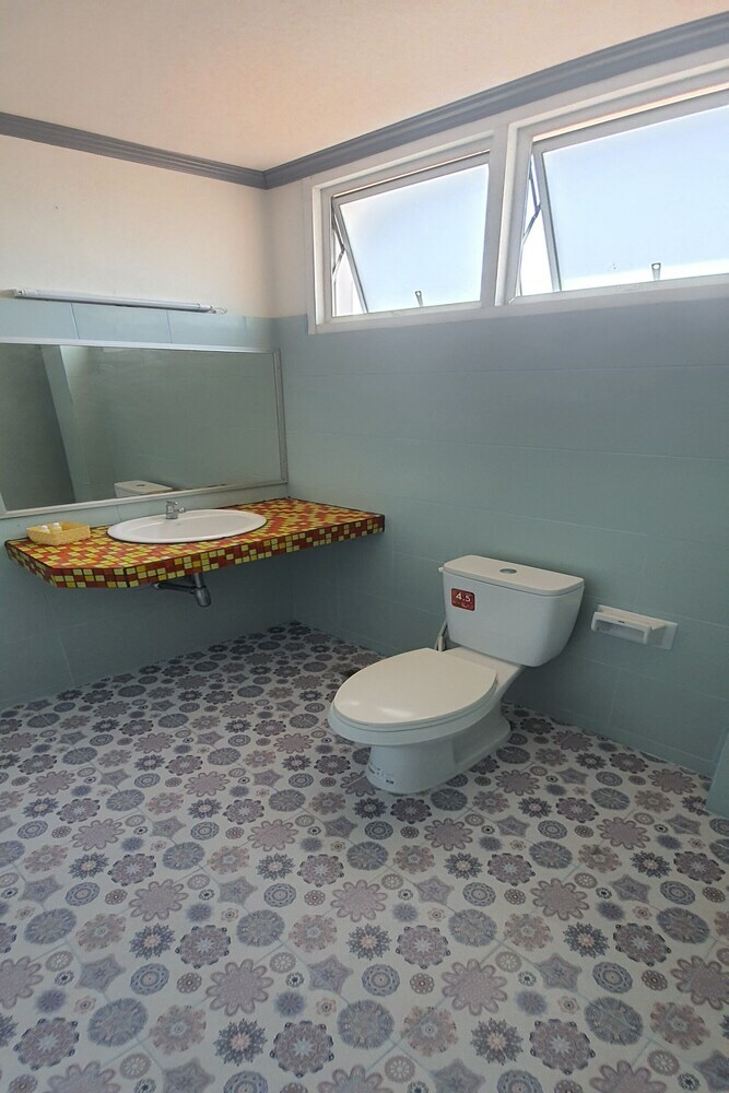 Hotel Capital O912 Pr Beachfront Pranburi