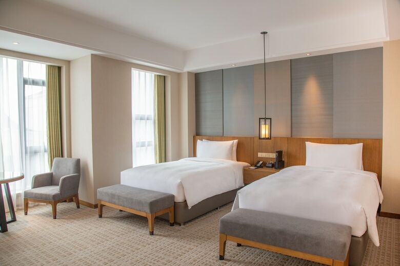 Hotel Intercontinental Sancha Lake