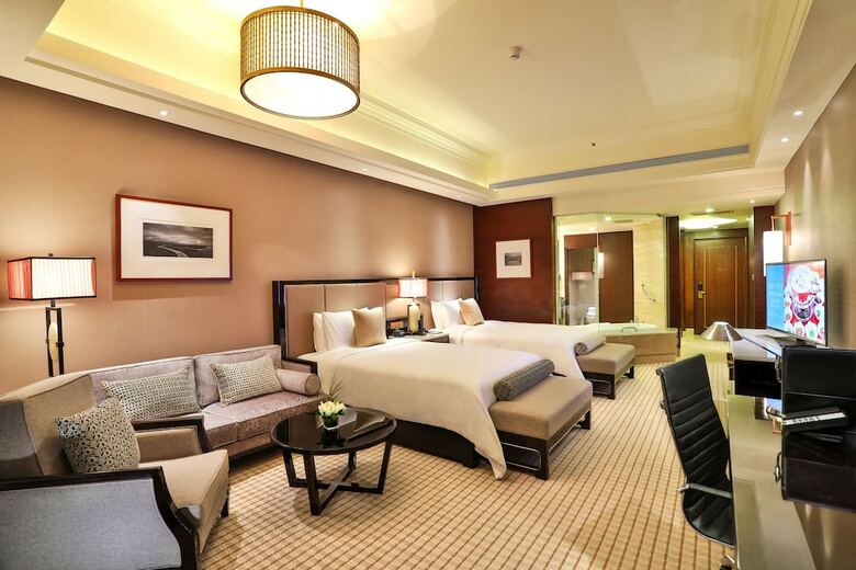 Hotel Intercontinental Sancha Lake