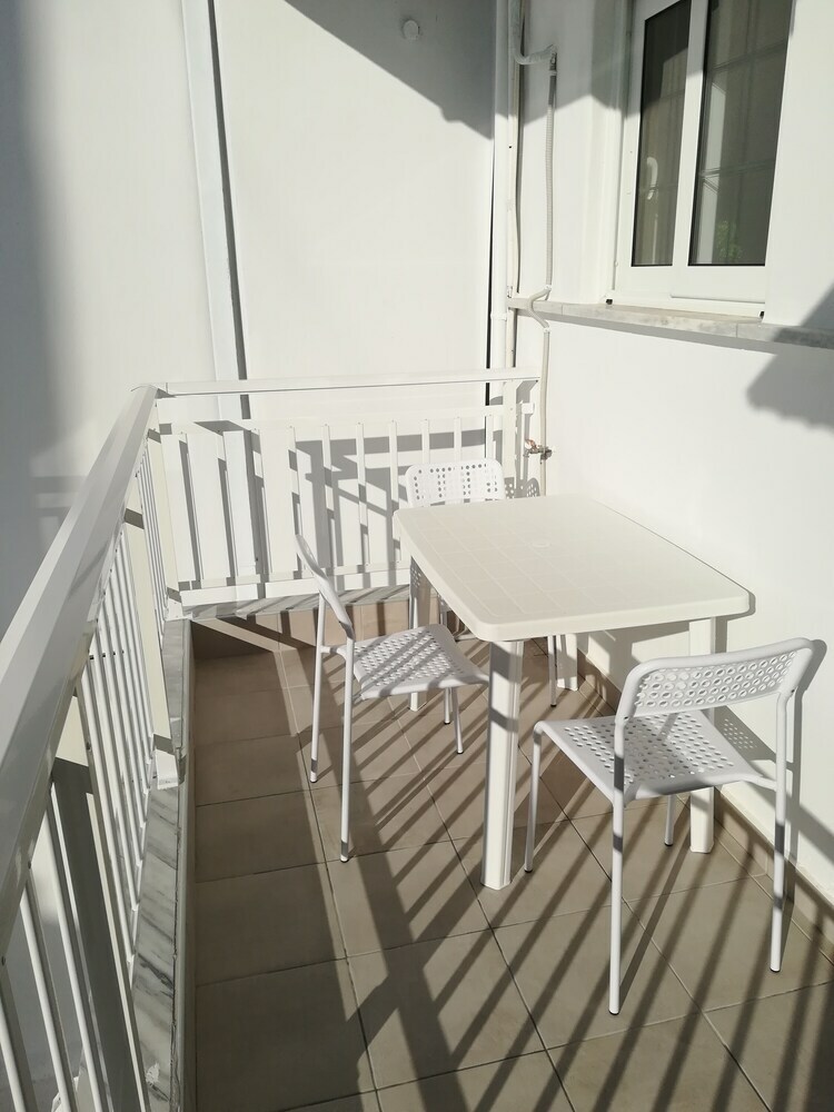 Happy Days Home Apartment And Studio