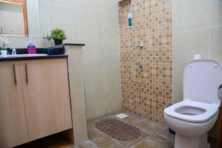 Apartamentos Sherry Homes West Suites
