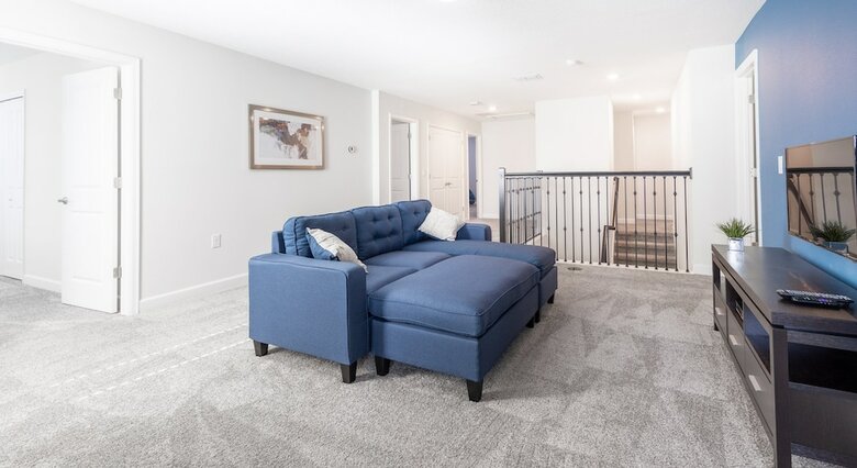 Champions Gate 8837 - Eight Bedroom Pool Home