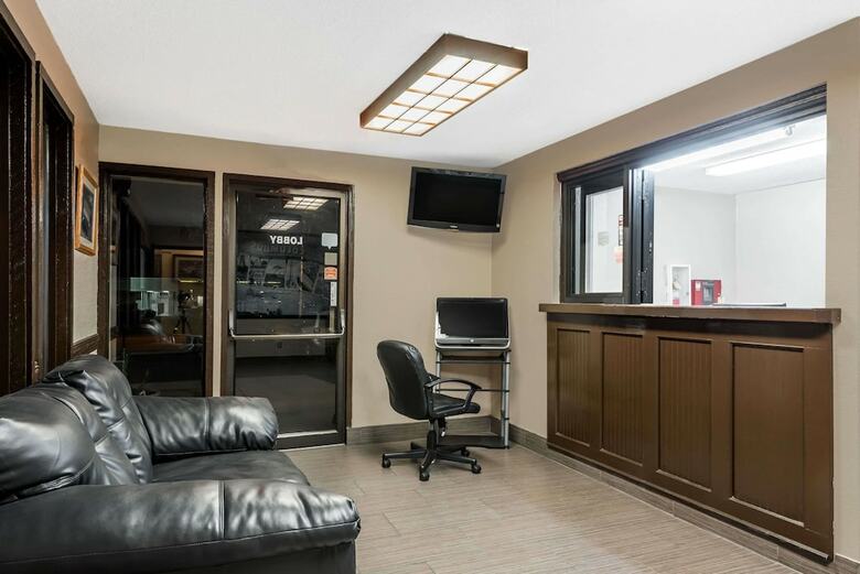 Hotel Super 8 By Wyndham Columbus