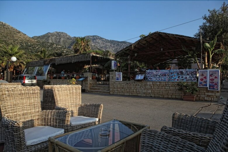 Niriides Beach Hotel