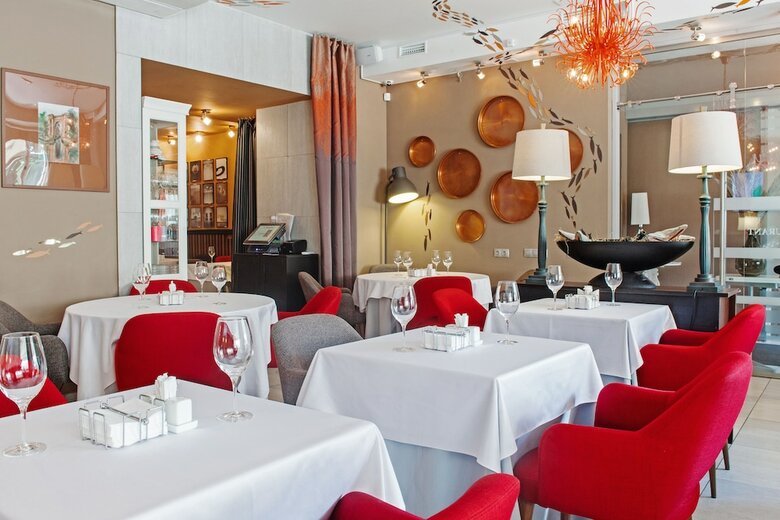 Mary Hotel