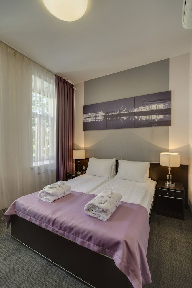 Mary Hotel