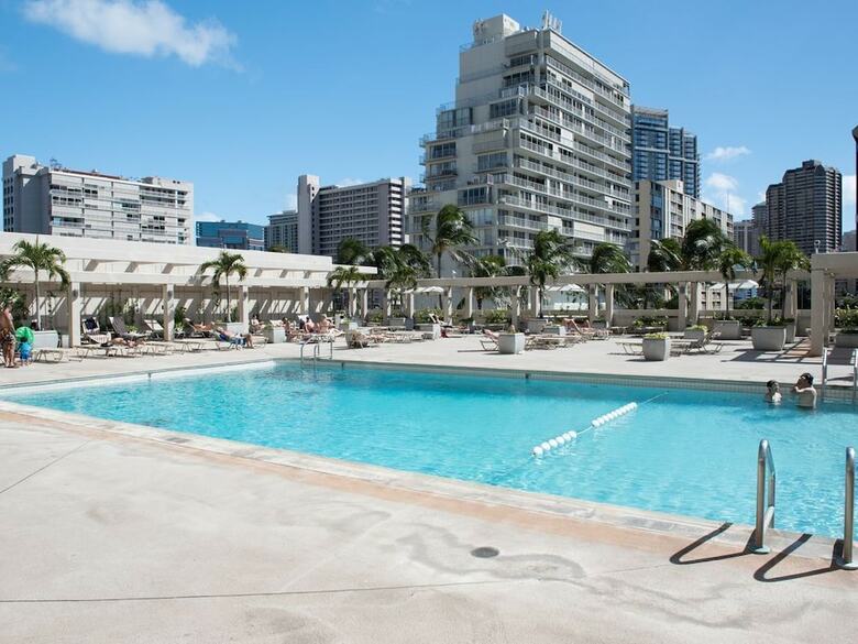 Beautiful Ala Moana Hotel In Waikiki