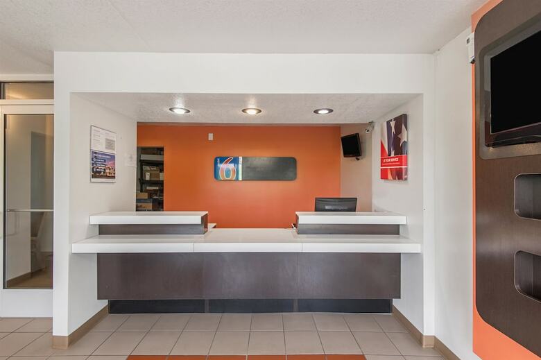 Motel 6 Overland Park, Ks