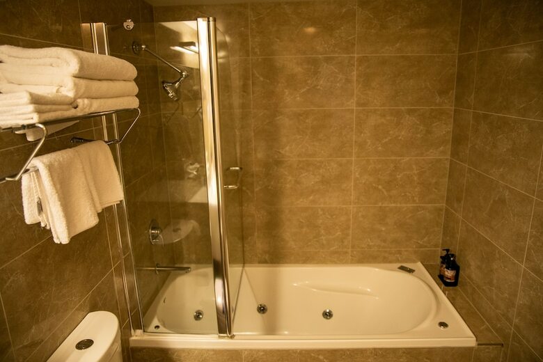 Motel Quality Suites Alexander Inn