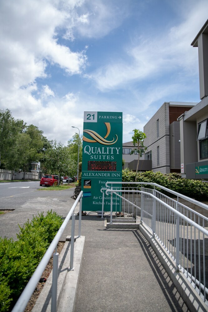 Motel Quality Suites Alexander Inn