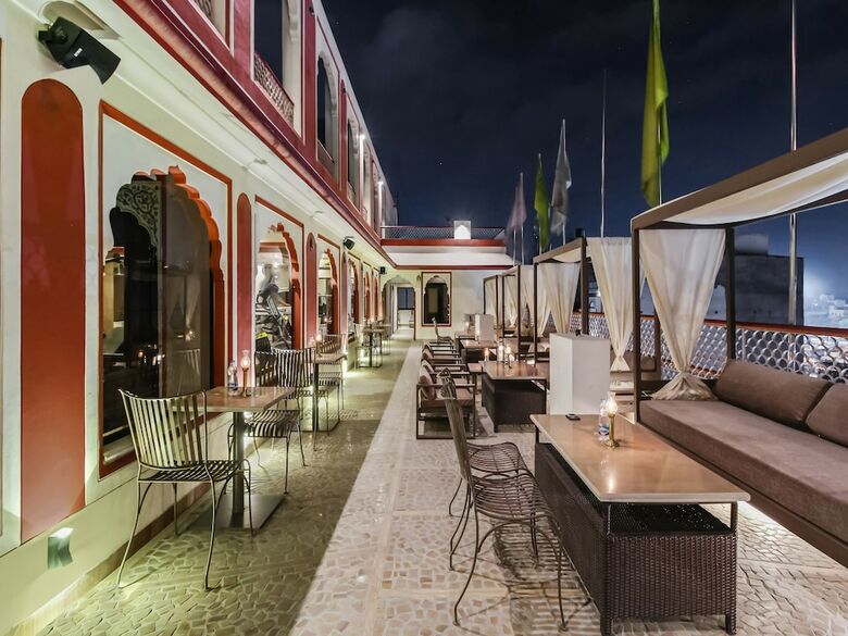 Hotel Arco Palace