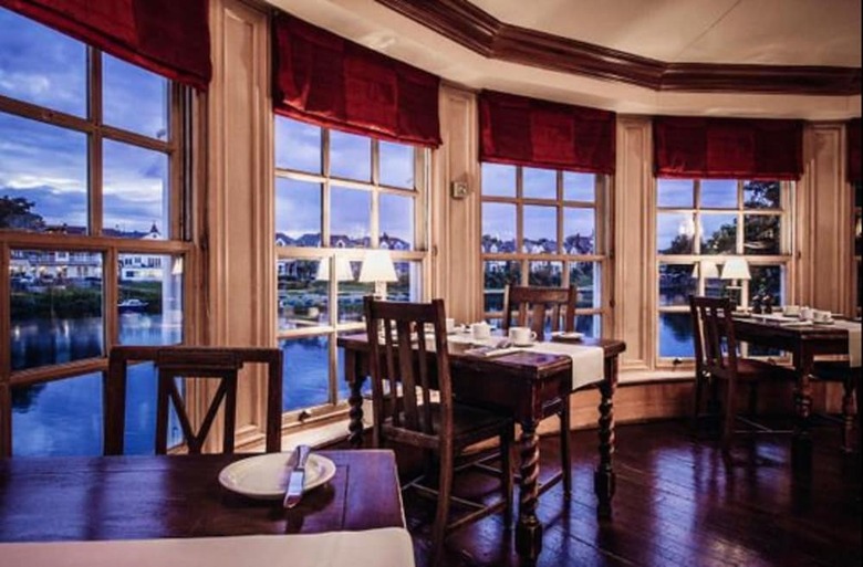 The Mitre Hotel Hampton Court
