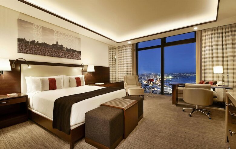 Hotel Fairmont Baku, Flame Towers