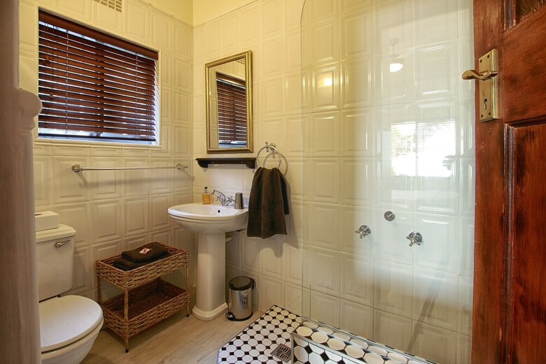 Hotel Bluegum Hill Guesthouse & Apartments