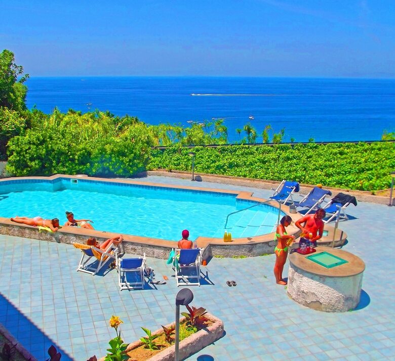 Hostal Paradise Beach Hostel