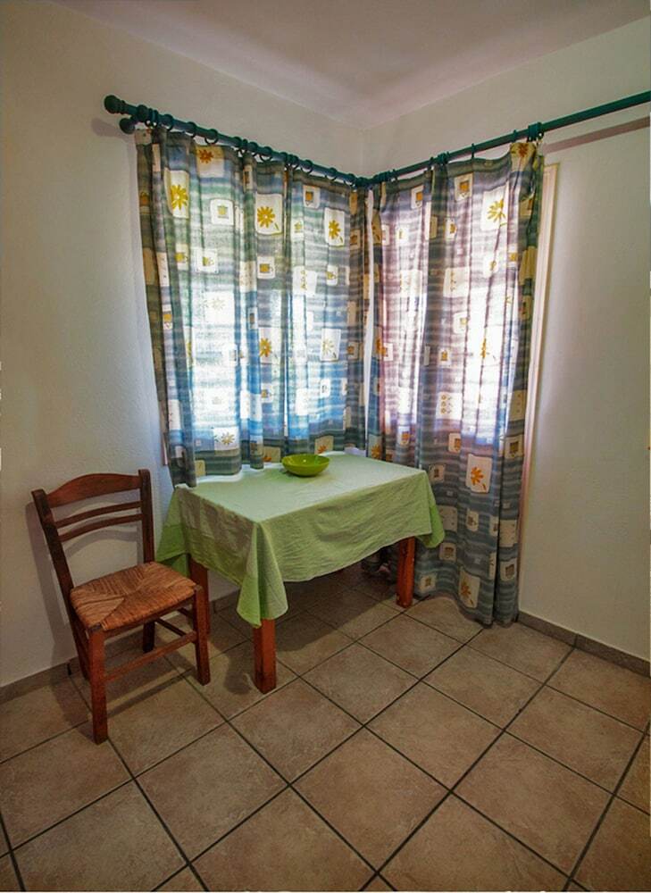 Nireas Studios & Apartments
