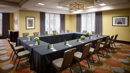 Hotel Staybridge Suites Hamilton Downtown