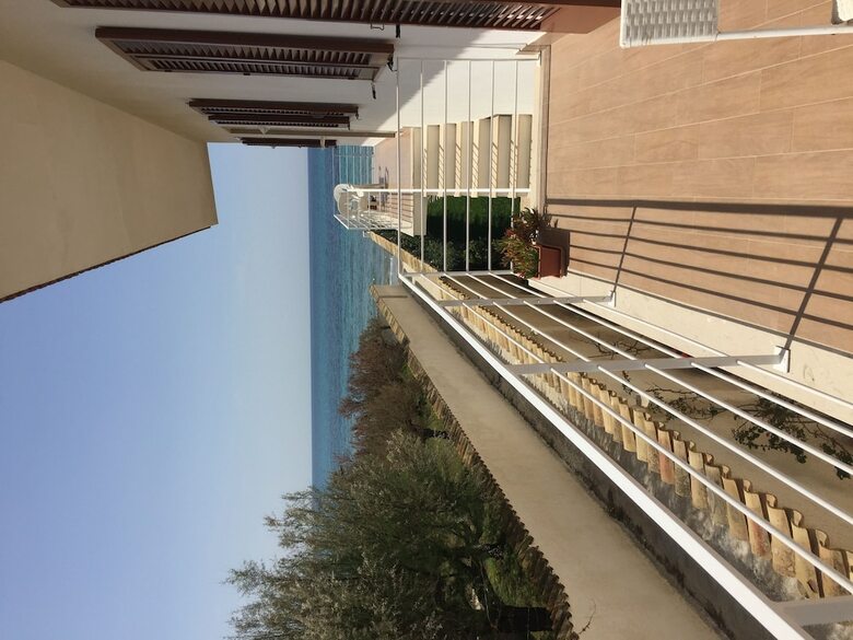 Suitebeach B&B And Club