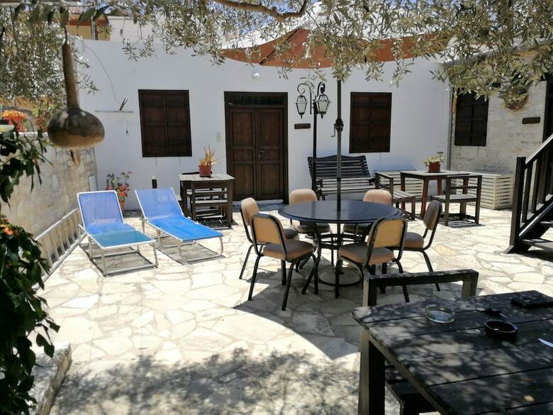 Romios Holiday Apartments