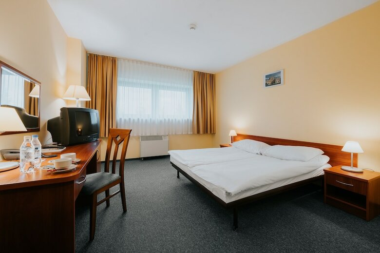 Sangate Hotel Airport