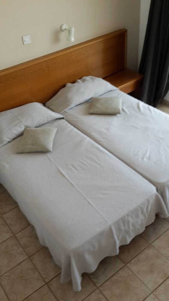 Aparthotel Captain Karas Holiday Apartments