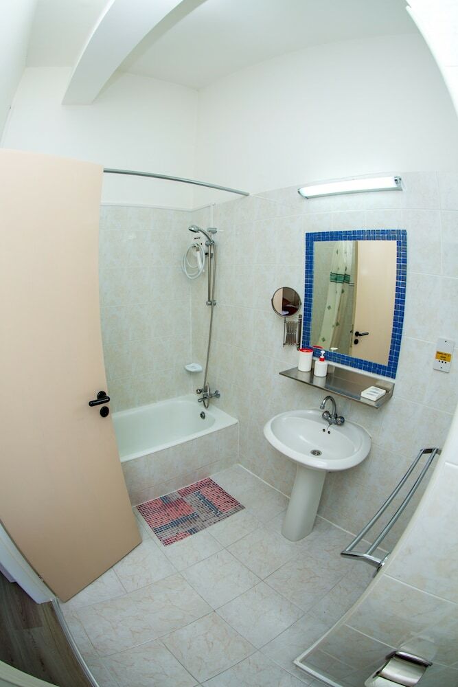 Hotel Fitos Inn Guest House
