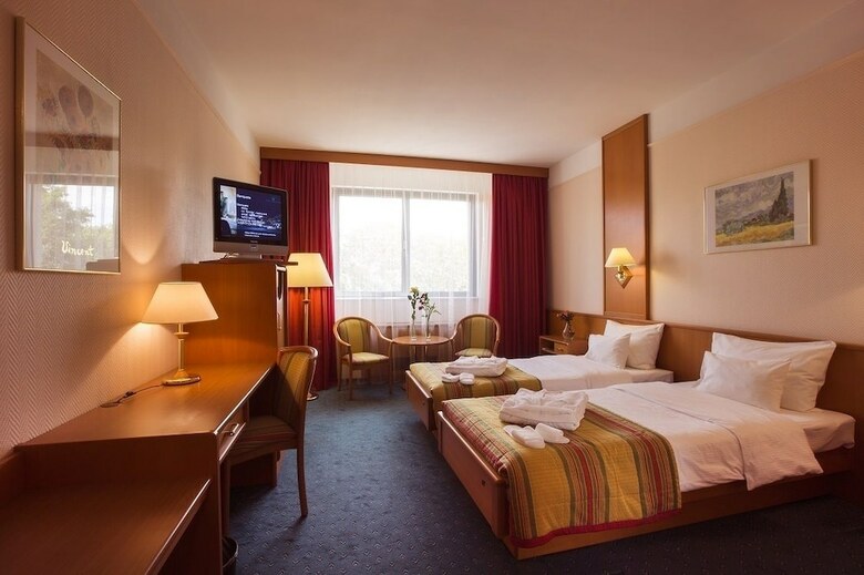 Atrium Palace Hotel