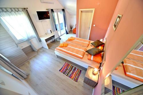 Hostal Guest House Rudine