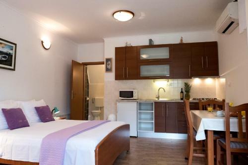 Hostal Villa Solo
