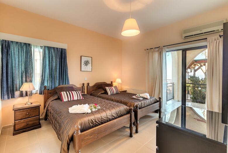 Aparthotel Hill View Restaurant & Apartments