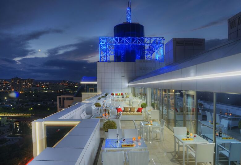 Triumph City Hotel & Residences
