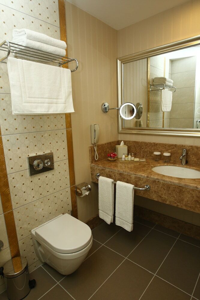Triumph City Hotel & Residences