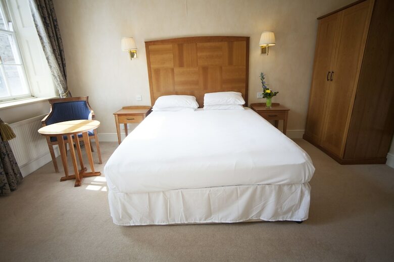 Arnos Manor Hotel