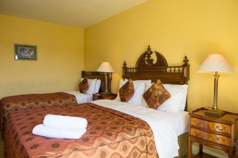 Earls Court House Hotel