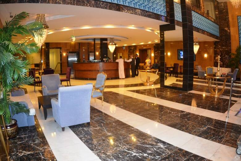 Hotel Awaliv Suites