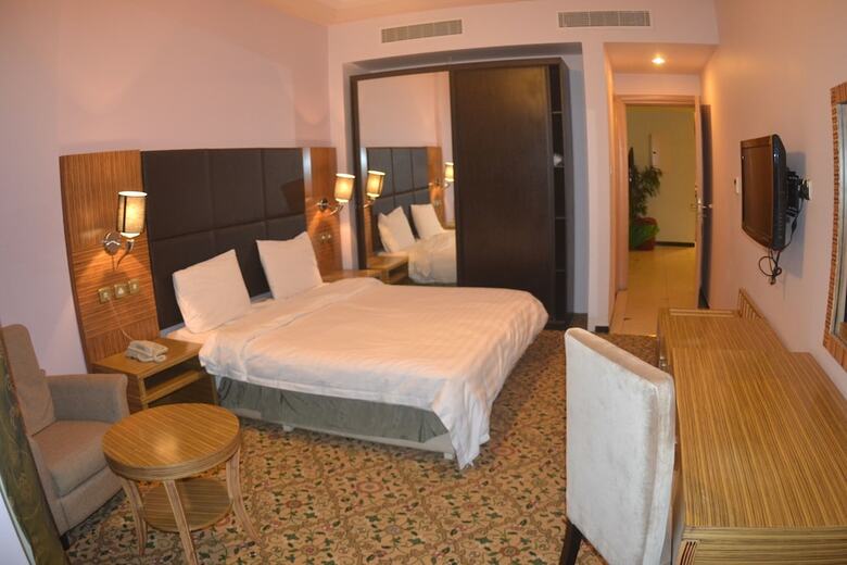 Hotel Awaliv Suites